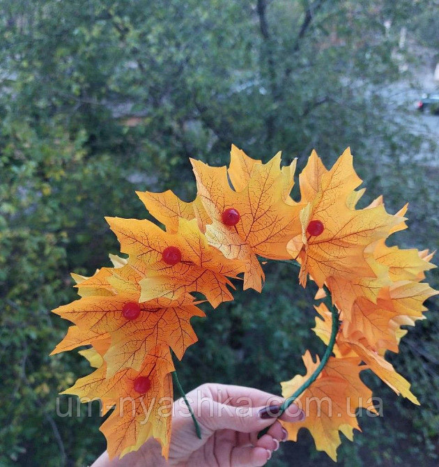 Венок  на обруче 