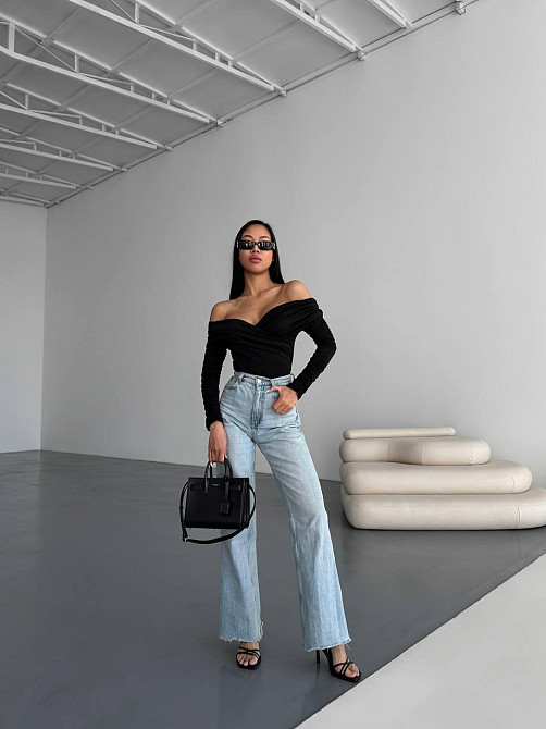 Женский романтичный боди с открытыми плечами трикотаж масло Черный Одесса - изображение 7