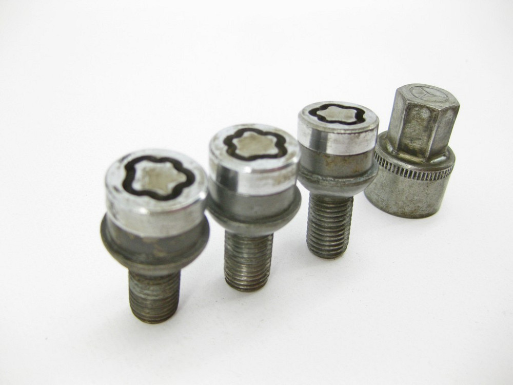 Mercedes-Benz  B66470153 Комплект секретних ступичних болтів M12 x 1.5 x 21 мм C-Class W203 CLK C208 SLK R170 R171 Одесса - изображение 2