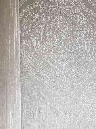 Текстильні шпалери на флізеліновій основі Cador Rasch Textil 086729 вензелі світло-сірі з сріблом Київ