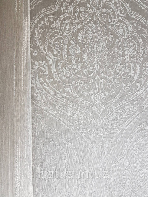 Текстильні шпалери на флізеліновій основі Cador Rasch Textil 086729 вензелі світло-сірі з сріблом Київ - фото 2