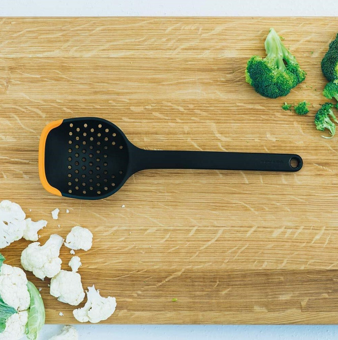 Кухонная Ложка с отверстиями 37.2 см Fiskars (1027302) Термопластик Нововолынск - изображение 7