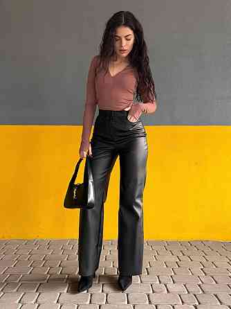 Женские стильные повседневные брюки с эко кожи на флисе. Черный, 46/48 Одесса