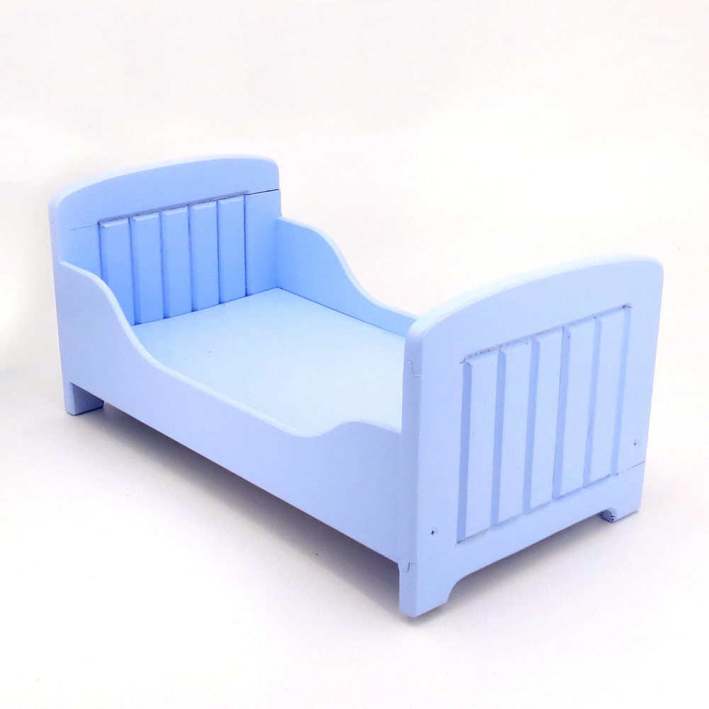 Кровать для кукол 
