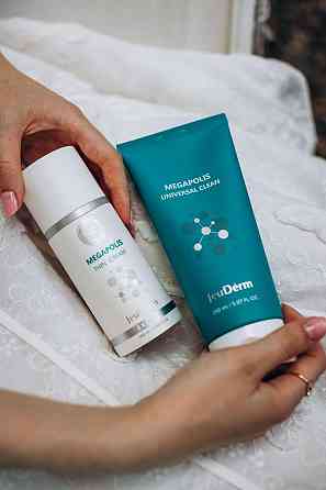 Універсальна очищуюча пінка MEGAPOLIS UNIVERSAL CLEAN JeuDerm, 150 мл Дніпро