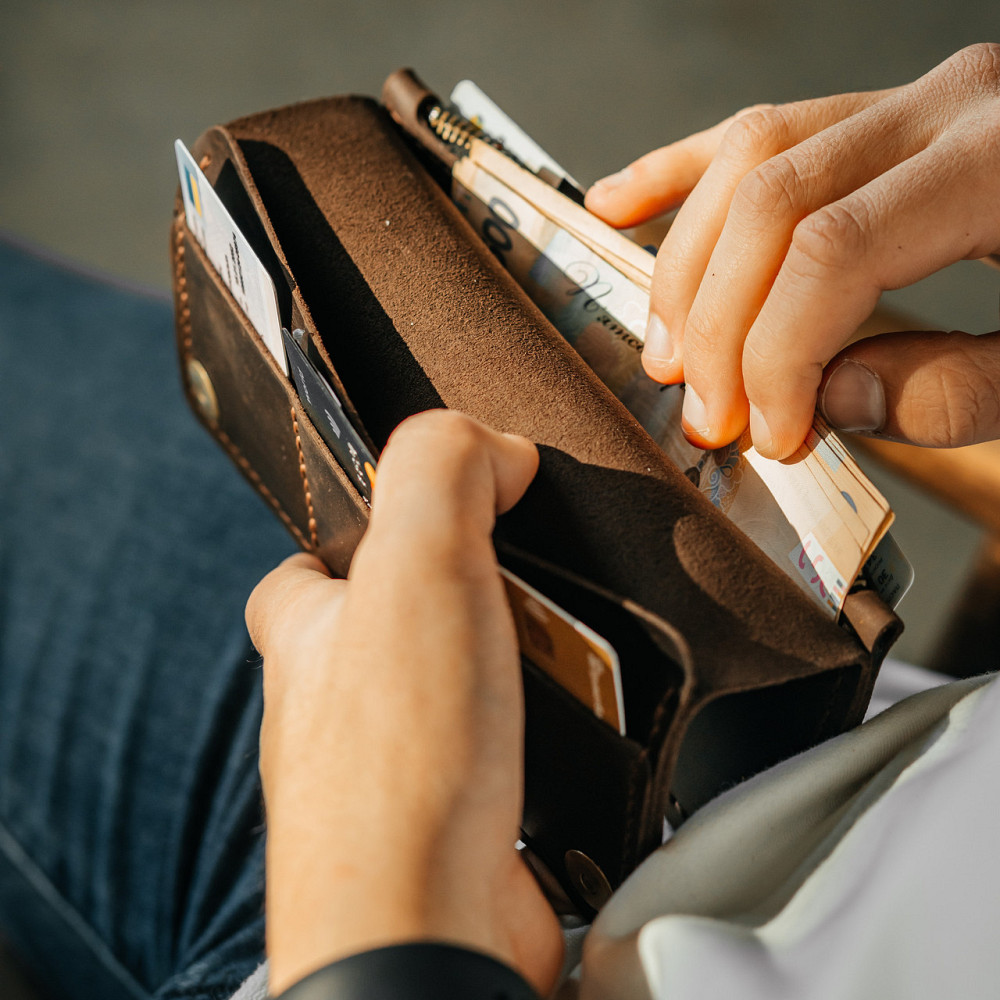 Клатч чоловічий шкіряний Лонгер Коричневий стильний на кнопках 20х10 см з відділеннями для купюр, карт та монетMasterSem Київ - фото 8