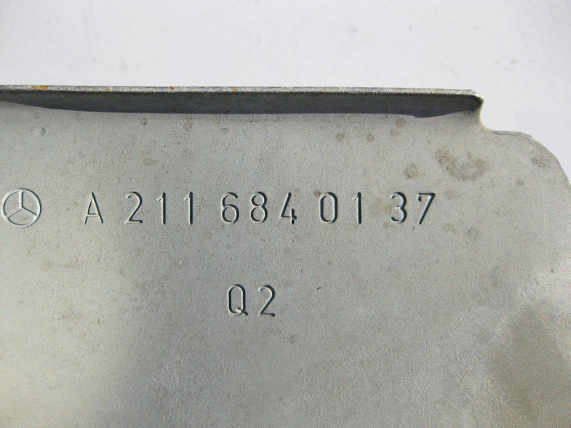 Mercedes-Benz  A2116840137 Опора ніг переднього пасажира - тримач блоків керування E-Class W211 CLS C219 Одеса - фото 3
