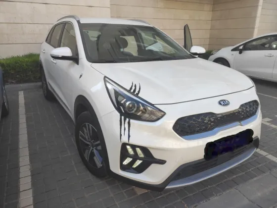 Наклейка на авто-мото в виде Царапины Когтем Белая Светоотражающая , Чёрная Киев