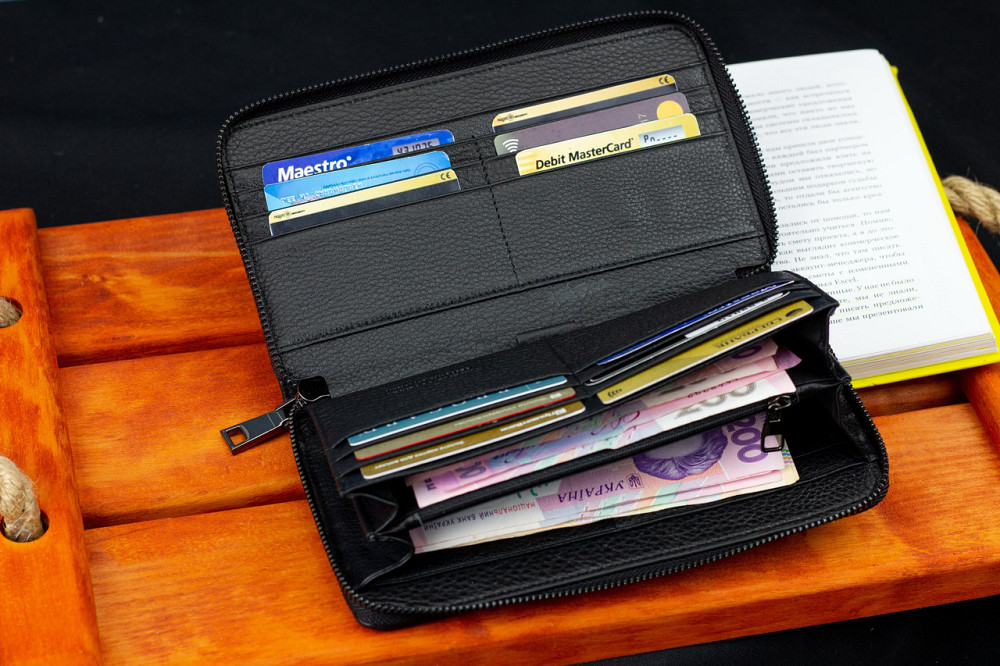 Чорний гаманець-клатч з блоком під картки під однією блискавкою з натуральної шкіри Marco Coverna МС-5901Q Київ - фото 9