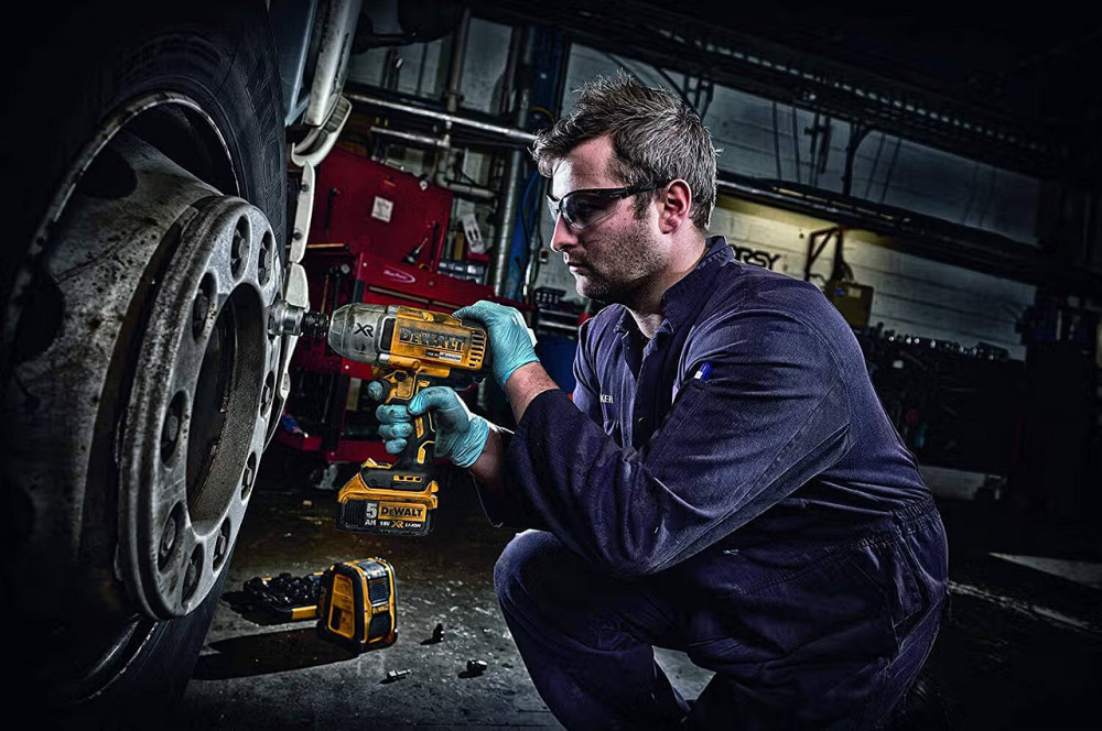 Гайковерт аккумуляторный ударный бесщеточный DeWALT DCF899N 18 В, 950 Н·м, 1/2″, без АКБ и ЗУ Киев - изображение 10