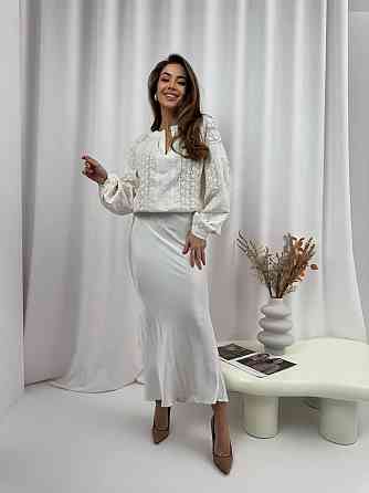 Женская белая современная вышиванка 80% хлопок, 20% полиэстер. 44 Одесса