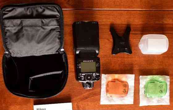 Спалах NIKON SB 700. Київ