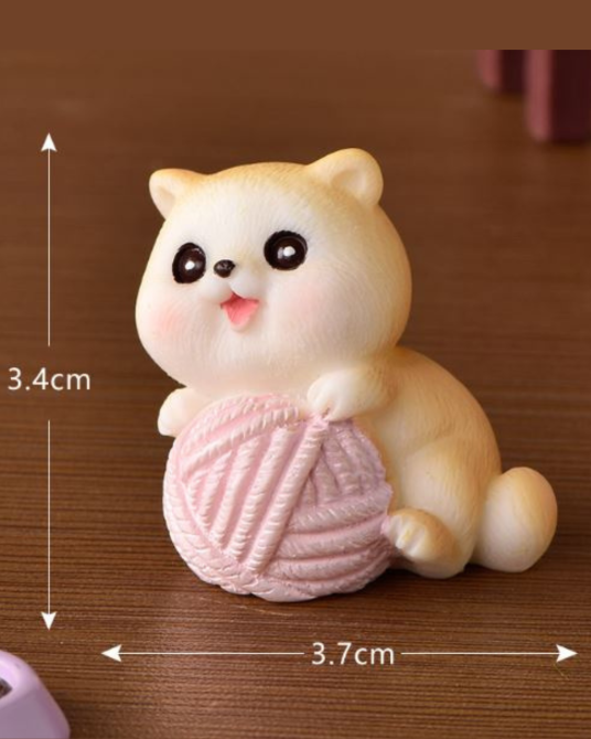 Миниатюрная фигурка Котик для флорариума, мини-сада 3.4 х 3.7 см Котик бежевий з клубочком Одесса - изображение 1