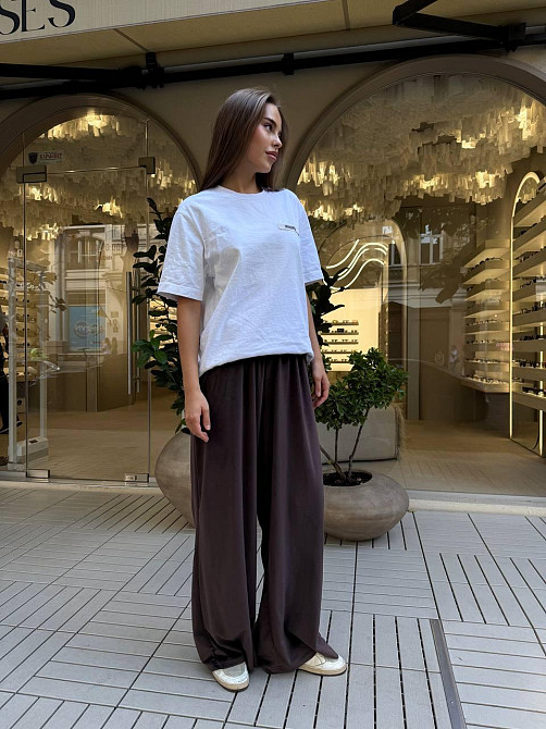 Жіночі базові об'ємні штани в стилі оверсайз турецький велюр Шоколад Одеса - фото 4