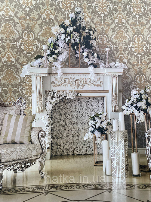 Шпалери вінілові на флізеліні AdaWall Signature1.06х10 вензелю завитки структурне золото срібло на бежевому Київ - фото 1