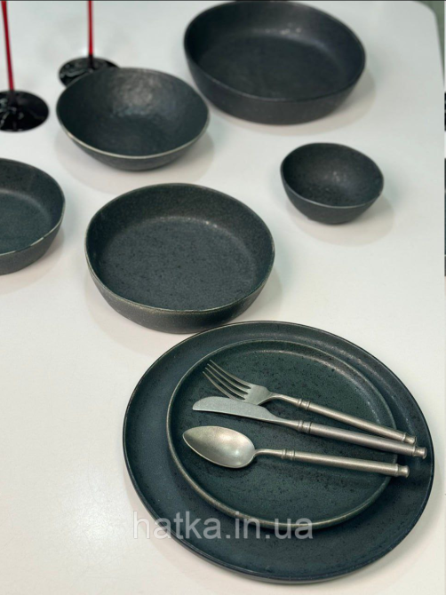 Тарілка чорна кераміка 21*2,5 см "Шайні-дот" 101-0410 для дому та ресторанів Київ - фото 4