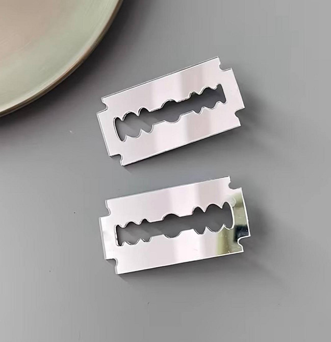 Заколки для волосся у вигляді леза металеві сріблясті шпильки 2 шт альтернативний стиль Київ - фото 1