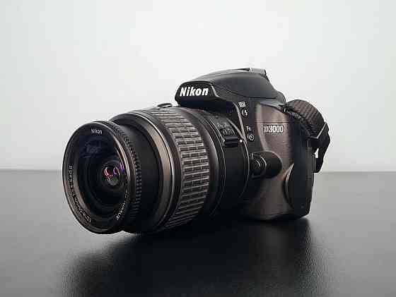 Дзеркальий фотокапарат Nikon D3000 + kit об'єктив 18-55 + сумка + SD 64GB Клевань