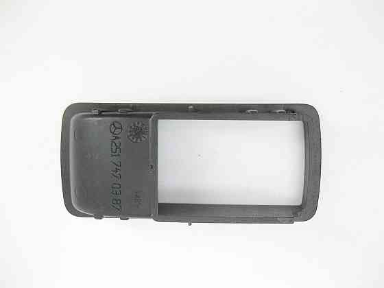Mercedes-Benz  A2517470387 9051 Облицювання внутрішньої ручки відкриття дверей багажника чорна R-class short W251 R-class long V251 Одеса