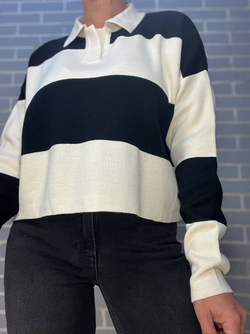 Светр жіночий MIX RAY 6588 джемпер комір широка смужка укорочений вільний крій, чорний з білим, one size Київ - фото 3