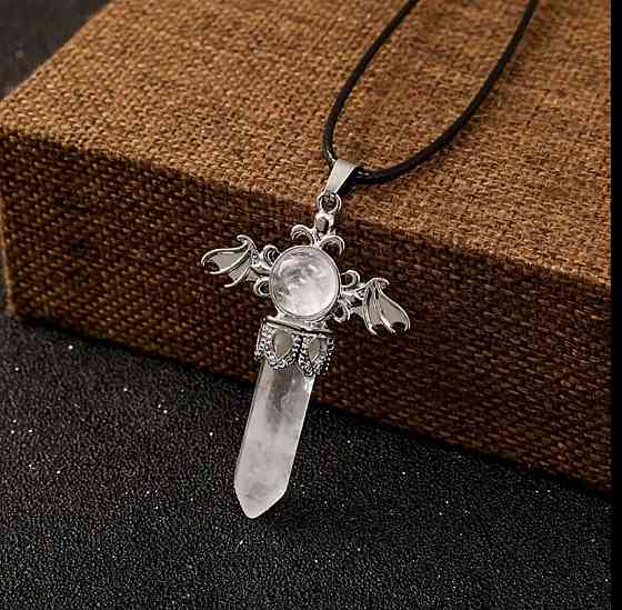 Подвеска из горного хрусталя с крыльями летучей мыши – готический кулон-амулет Киев