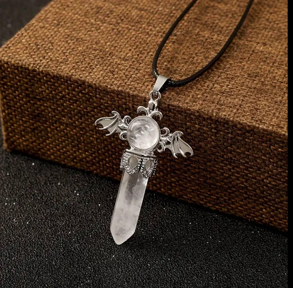 Подвеска из горного хрусталя с крыльями летучей мыши – готический кулон-амулет Киев - изображение 2