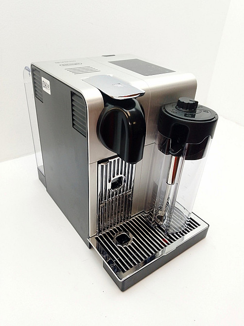 Капсульна кавомашина De'Longhi Nespresso Lattissima Pro EN750MB Луцк - изображение 1