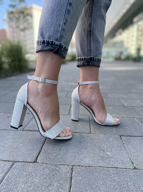 YES MILE Босоніжки жіночі срібні YES MILE -3 літні з напиленням еко-шкіра на підборах / Модні б Коломия - фото 4
