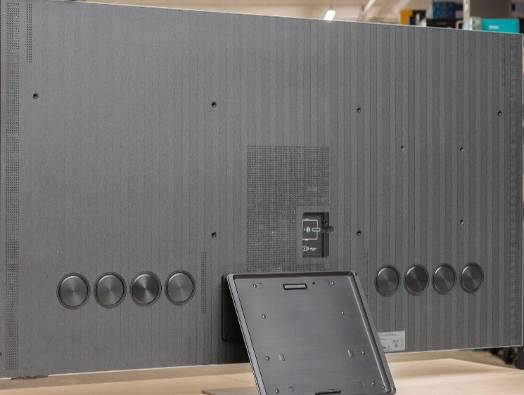 Телевизор: 65