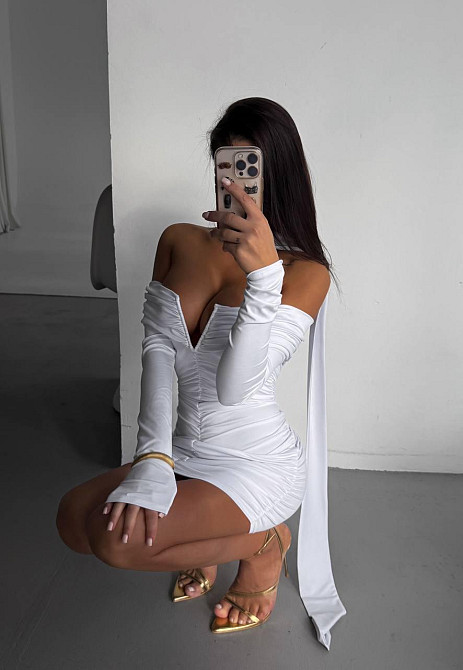 Женское привлекательное роскошное мини-платье с открытым декольте Белый 42/44 Одесса - изображение 3