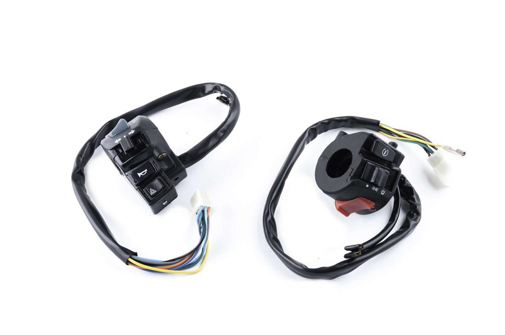 Блоки кнопок керма (пара) максискутер 4T CH250 (з кнопкою аварійного сигналу) (чорні) Мукачево - фото 1