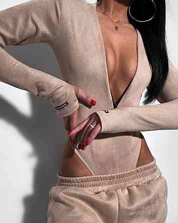 Женский стильный костюм двойка: боди и джоггеры замш на дайвинге Одесса