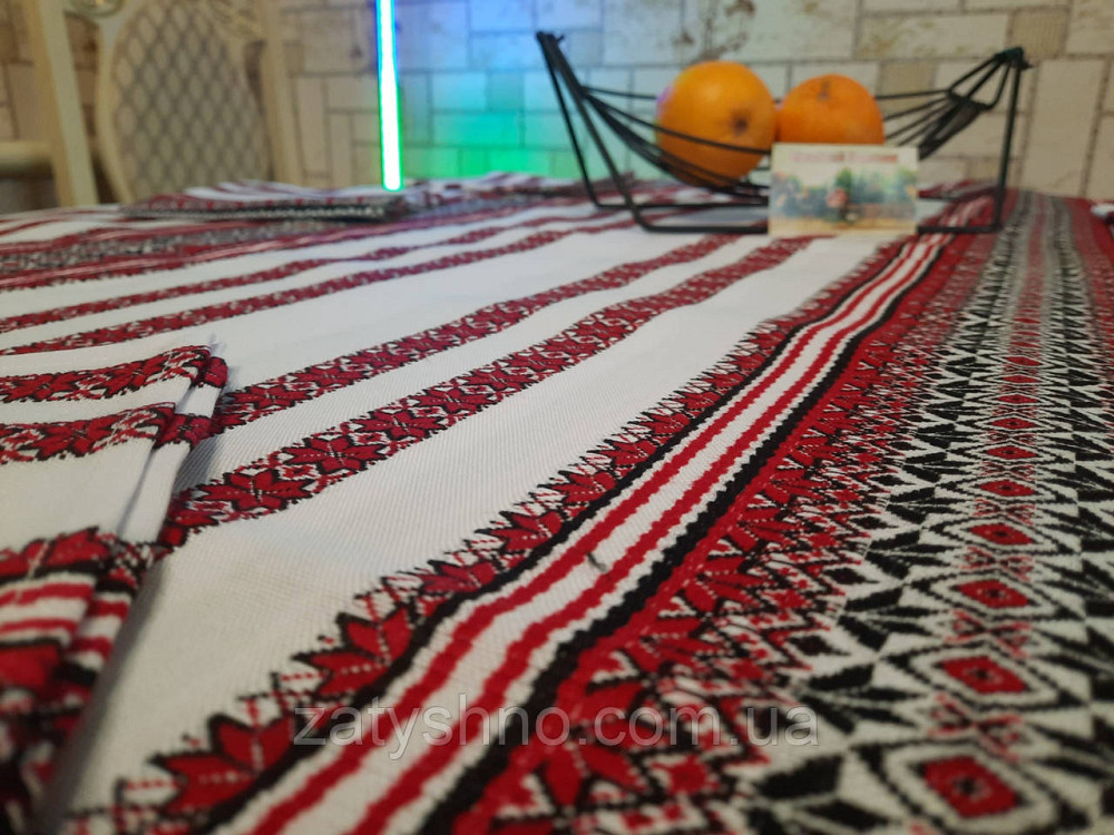 Червона скатертина машинна вишивка з серветками Київ - фото 6
