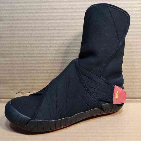 Черевики чорно-червоні Furoshiki Vibram середньої висоти, розмір 40-41 Київ
