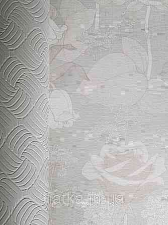 Шпалери вінілові Lutece Melody 51197007 квіти троянди дзвіночки листя білі бежеві на світло-сірому тлі Київ