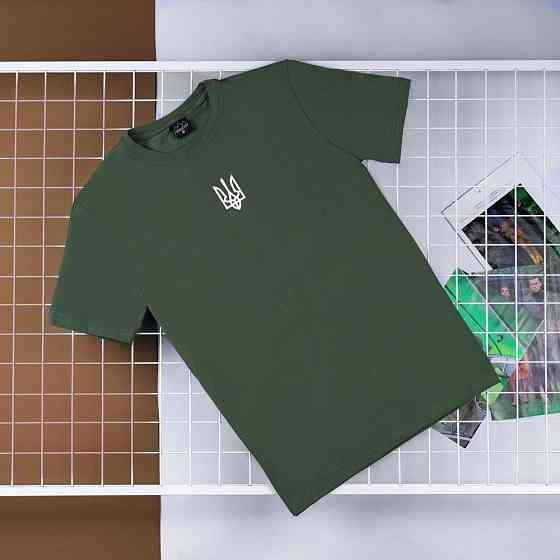 Футболка чоловіча однотонна хакі Pobedov Peremoga - наклейка Герб 4см біла Київ