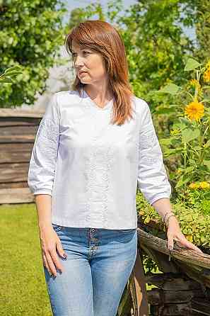 Вишиванка жіноча, лляна, біла, топ Київ