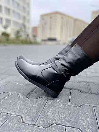 Напівчоботи жіночі ЭММА чорні натуральна шкіра з хутром висота 21 см обхват 29-32 см 40р. (2097 Коломия