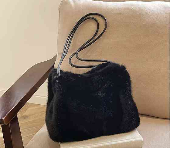 Сумка зі штучного хутра Чорна Сміла