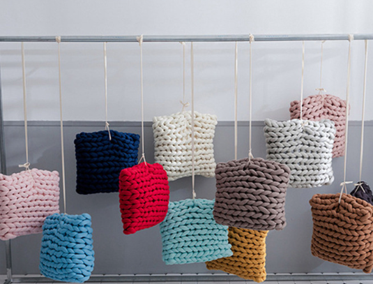 Подушка 40х40 крупной вязки из толстой пряжи техника OHHIO разные цвета Кременчуг - изображение 6