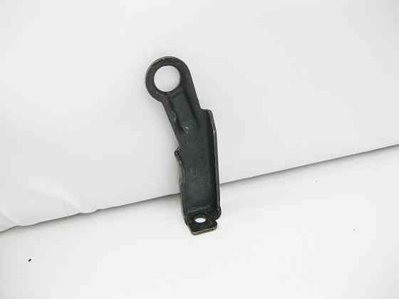 Mercedes-Benz  A1122230341 Кронштейн - провушина задня права для двигунів M112 V6 2.4 2.6 3.2 3.7л M113 V8 4.3 5.0л M155 V8 5.5л Одеса