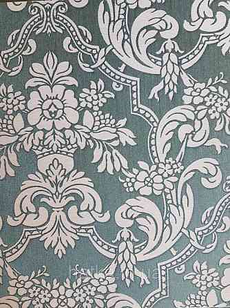Шпалери вінілові на флізеліні Rasch Trianon Xlll 0.53х10 класика структурні вензелю квіти рожеві на чорному Київ