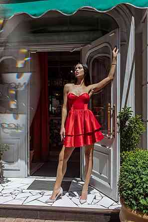 Женское праздничное элегантное мини-платье с корсетным верхом, ткань: атлас Красный, 44 Одесса