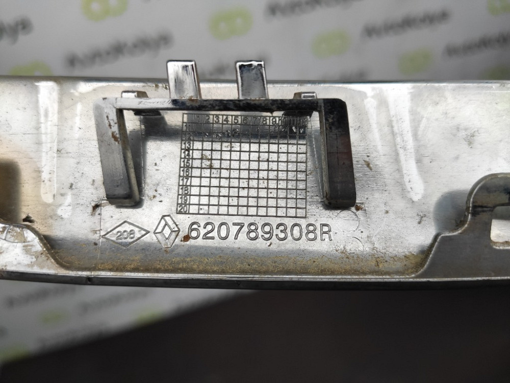 Накладка решітки (хром) верхня Renault Megane III 2008-2015 (620789308R) Ковель - фото 2