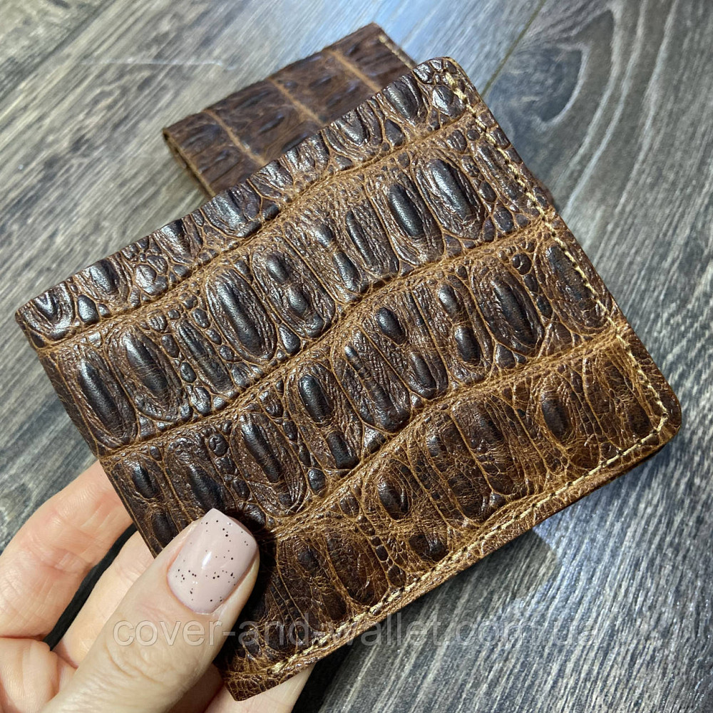 Тонкий компактний чоловічий гаманець із фактурної шкіри під крокодила Old Traditions Київ - фото 3