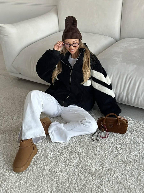 Жіноча тепла оверсайз куртка-бомбер букле на підкладці Одеса - фото 10