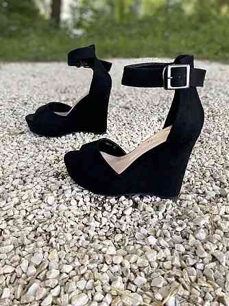 Meideli Стильні жіночі босоніжки літні на танкетці VIKA 65-4 зі штучної замші чорні р. 40 Коломия