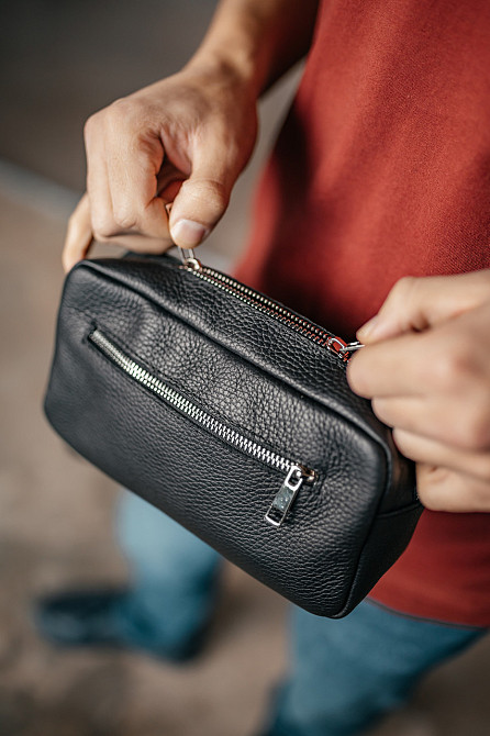 Чоловіча ламана, чоловікська сумка через плече з натуральної шкіри, вмістлена чорна сумка на поясMasterSem Київ - фото 5