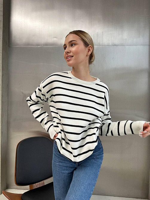 Жіночий базовий смугастий светр оверсайз шерсть 70% акрил 30% Білий Одеса - фото 7