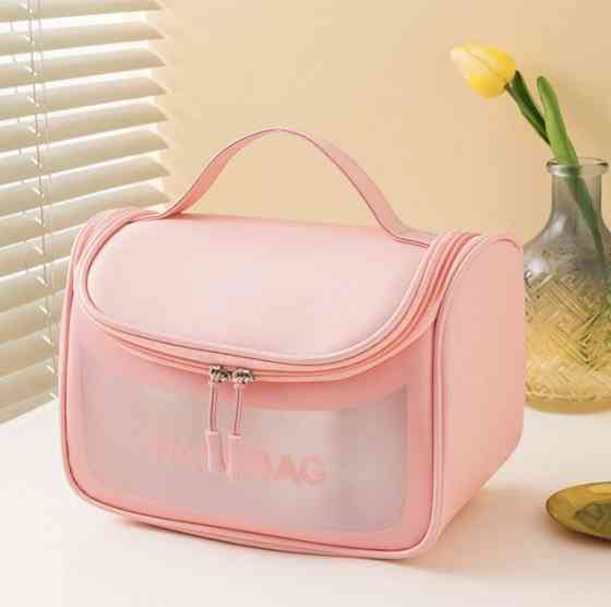 Косметичка,дорожная для путешествий органайзер для ванных аксессуаров водонепроницаемый с ручкой, розовый Каменец-Подольский